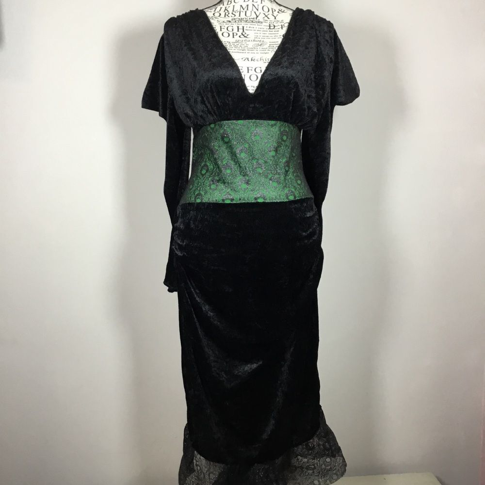 Witch costume velvet dress with green & skull pattern lace pointy shoulders S/M
